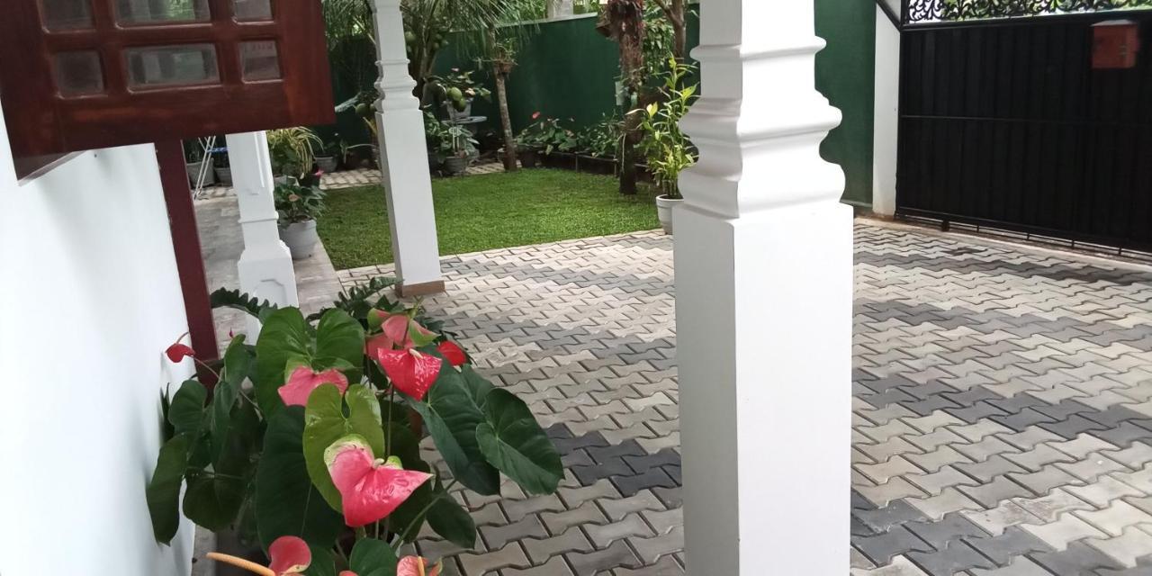 Movi Holiday Apartment Bentota Bagian luar foto