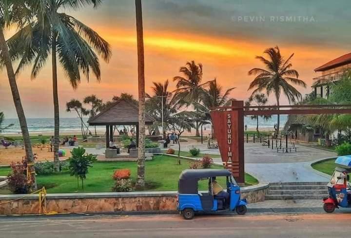 Movi Holiday Apartment Bentota Bagian luar foto