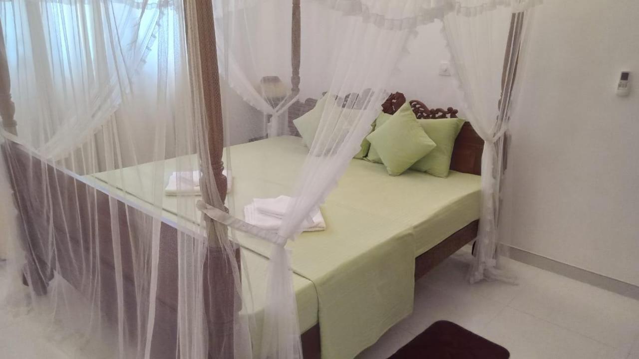 Movi Holiday Apartment Bentota Bagian luar foto